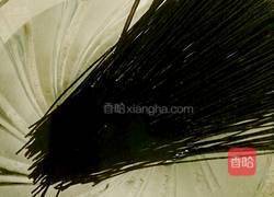 凉拌蕨根粉的做法图解2