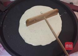 玉米面煎饼果子的做法图解3