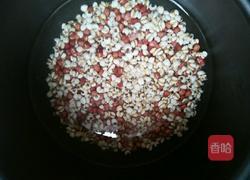 薏米红豆粥的做法图解2