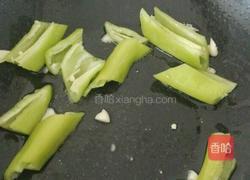 辣椒炒香菇的做法图解2