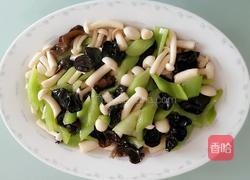 西芹木耳白玉菇的做法图解9
