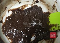 黑巧克力慕斯蛋糕的做法图解3