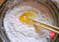 手擀面条的做法图解1