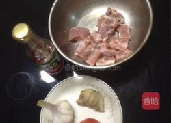 番茄酱排骨的做法图解1