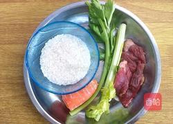 牛肉粥的做法图解1