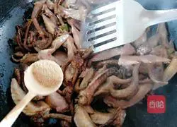 雞翅燉蘑菇的做法圖解13