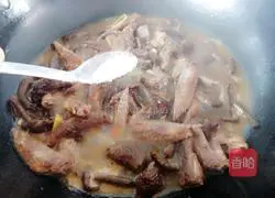 雞翅燉蘑菇的做法圖解17