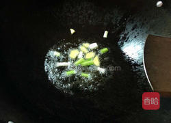 双椒炒花蛤的做法图解3