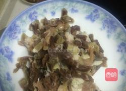 蒜苔炒腊肉的做法图解3