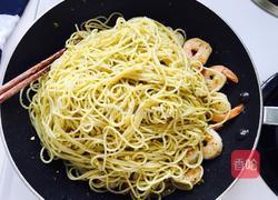 虾仁意大利面的做法图解6