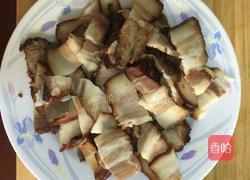青椒炒腊肉的做法图解1
