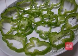 青椒皮蛋的做法图解2