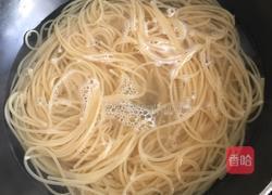 黑椒牛柳炒意面的做法图解1