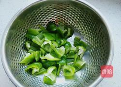 肉炒青椒的做法图解1