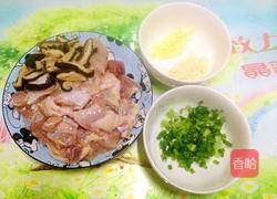 香菇蒸滑鸡的做法图解3