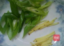 肉丝炒豆苗的做法图解2