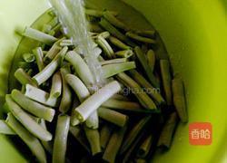 干煸四季豆的做法图解2