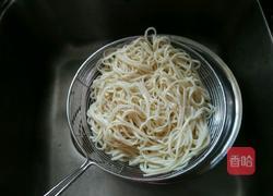 培根杂蔬炒面的做法图解4