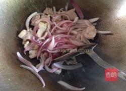 洋葱炒肉的做法图解4