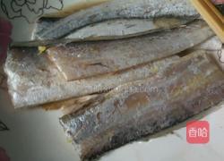 炸带鱼的做法图解2