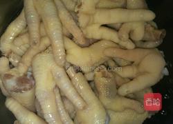 柠檬泡椒凤爪的做法图解1