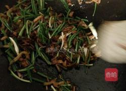 榨菜炒肉丝的做法图解5