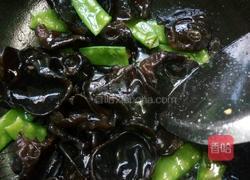 木耳炒鸡蛋的做法图解3
