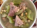 排骨苦瓜黄豆煲