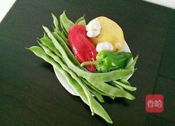 土豆炖豆角的做法图解1