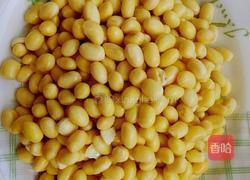 肉末炒黄豆的做法图解1