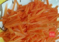 胡萝卜瘦肉粥的做法图解1