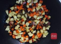 土豆胡萝卜腊肉焖饭的做法图解14