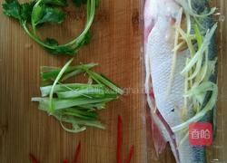 清蒸鲈鱼的做法图解3