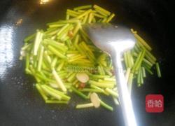 清炒蒜苔的做法图解2