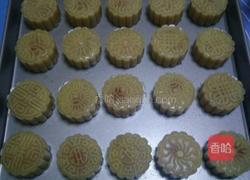 蛋黄莲蓉月饼的做法图解6