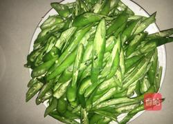 辣椒炒鸡蛋的做法图解1