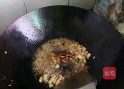 快豆炒红辣椒的做法图解4