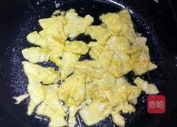 红萝卜炒蛋的做法图解3
