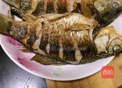 酸辣红烧鲫鱼的做法图解4