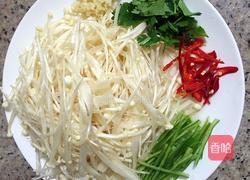 凉拌金针菇的做法图解1