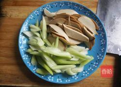 香芹素鸡榨菜的做法图解2