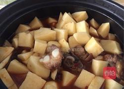 土豆烧排骨的做法图解9