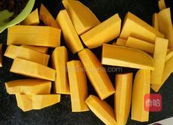 红黄苦瓜圈沾蜜的做法图解4