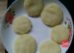 炸土豆饼的做法图解2