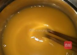 尖椒炒鸡蛋的做法图解1