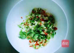 青椒淋汁皮蛋的做法图解4