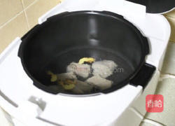 冬瓜排骨汤的做法图解4