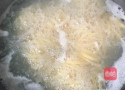 炸酱意面的做法图解2
