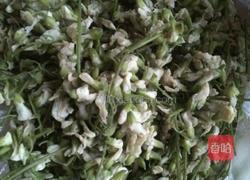 槐花粗粮烙饼的做法图解1