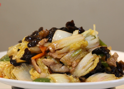 白菜木耳炒肉